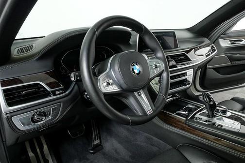 2022 BMW 750 i xDrive