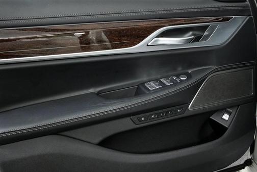 2022 BMW 750 i xDrive