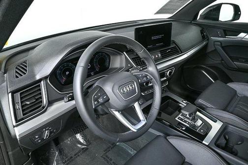 2025 Audi Q5 45 S line Premium