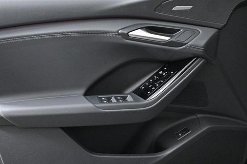 2025 Audi Q6 e-tron Premium Plus