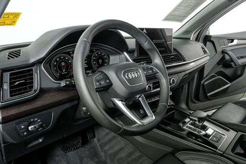 2023 Audi Q5 45 S line Premium Plus