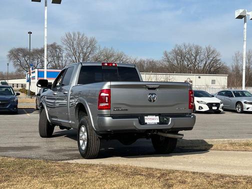 Billet Silver Metallic Clearcoat 2022 RAM 2500 Laramie Crew Cab 4x4 6'4' Box
