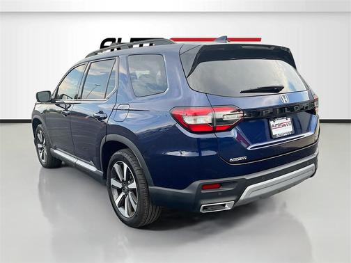 2023 Honda Pilot Touring 8-Passenger