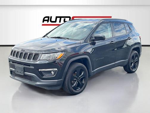 Diamond Black Crystal Pearlcoat 2020 Jeep Compass Latitude