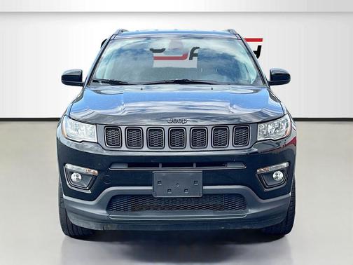 Diamond Black Crystal Pearlcoat 2020 Jeep Compass Latitude