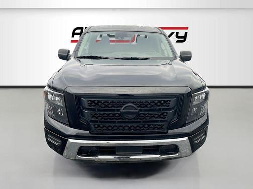 Super Black 2023 Nissan Titan SV