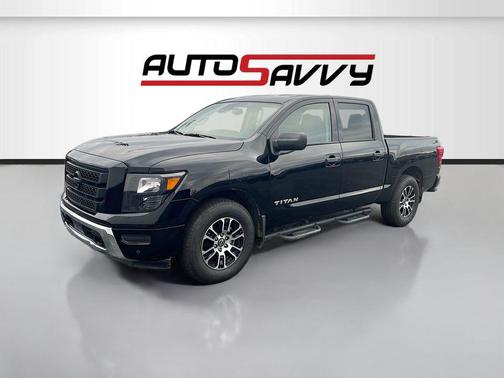 Super Black 2023 Nissan Titan SV