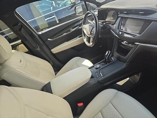 2020 Cadillac XT5 Sport
