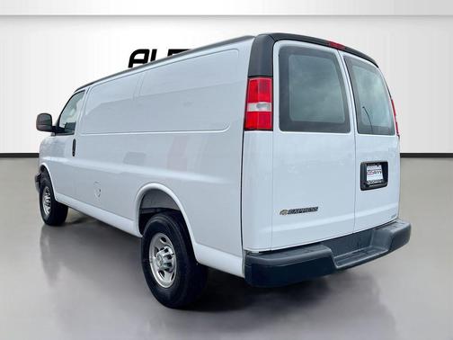 2025 Chevrolet Express 2500 RWD 2500 Regular Wheelbase WT