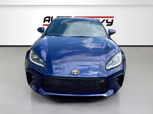Trueno Blue 2025 Toyota GR86 Base
