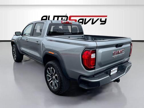 Sterling Metallic 2024 GMC Canyon AT4