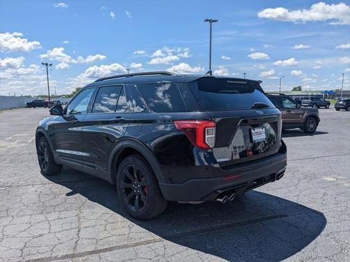 2022 Ford Explorer ST