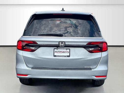 Silver 2022 Honda Odyssey EX-L