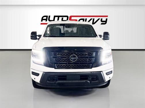2023 Nissan Titan SV
