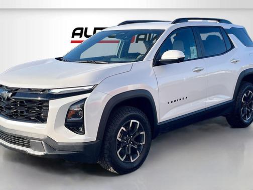 Iridescent Pearl Tricoat 2025 Chevrolet Equinox AWD ACTIV