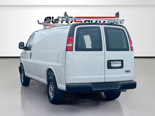 Summit White 2025 GMC Savana 3500 RWD 3500 Regular Wheelbase Work Van
