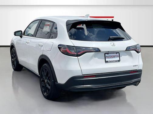 Platinum White Pearl 2024 Honda HR-V Sport