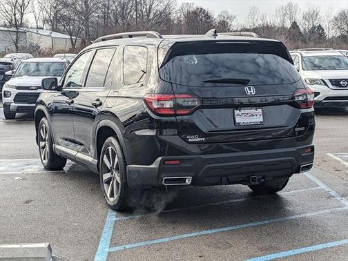 2023 Honda Pilot Touring 8-Passenger