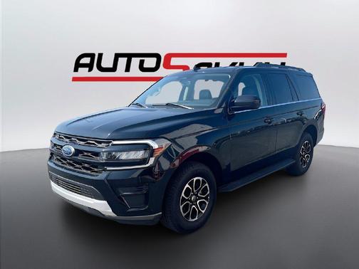 Black Metallic 2024 Ford Expedition XLT