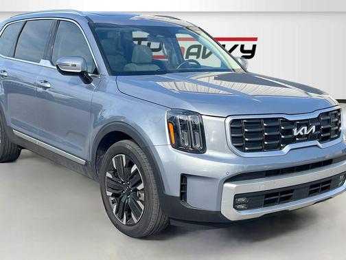Everlasting Silver 2023 Kia Telluride SX