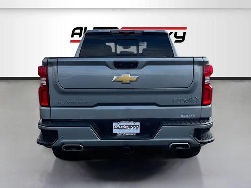 Sterling Gray Metallic 2025 Chevrolet Silverado 1500 High Country