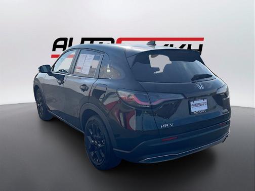 Crystal Black Pearl 2025 Honda HR-V AWD Sport