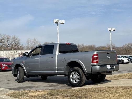 2022 RAM 2500 Laramie Crew Cab 4x4 6'4' Box