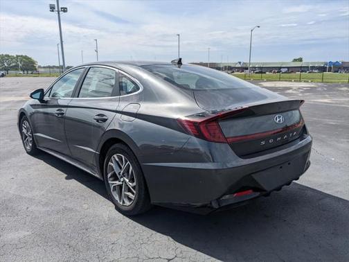 2022 Hyundai SONATA SEL