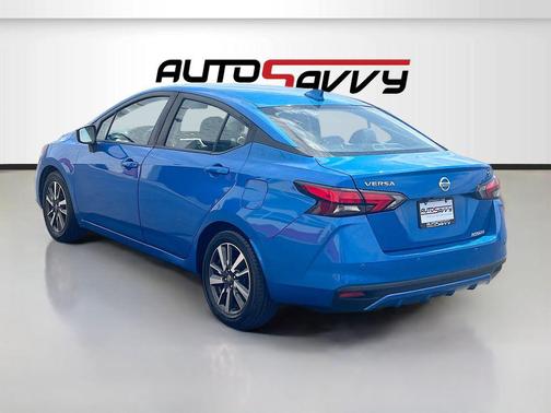 Electric Blue Metallic 2021 Nissan Versa 1.6 SV