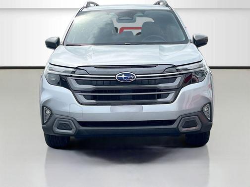 Ice Silver Metallic 2025 Subaru Forester Limited