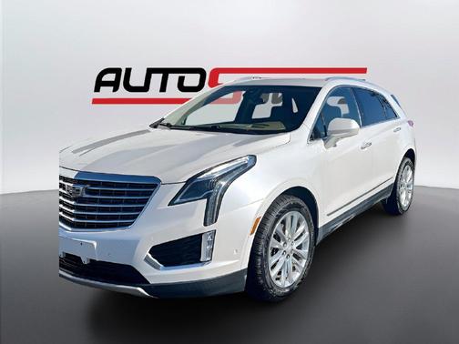Crystal White Tricoat 2019 Cadillac XT5 Platinum
