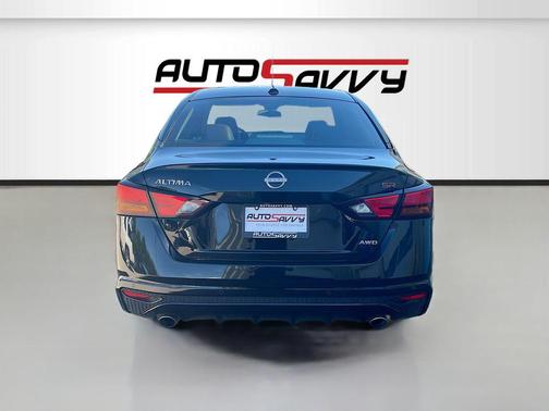 Super Black 2023 Nissan Altima SR Intelligent AWD