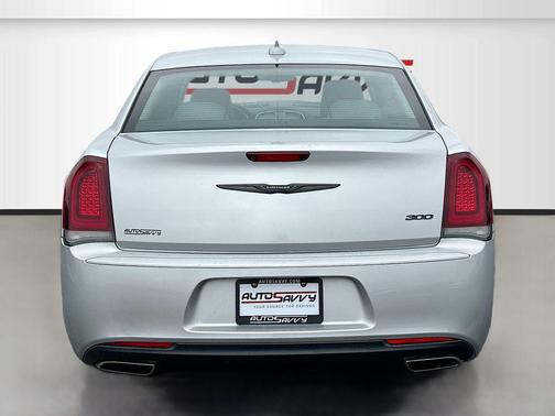 2021 Chrysler 300 Touring