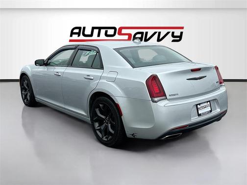 2021 Chrysler 300 Touring