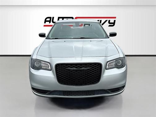 2021 Chrysler 300 Touring