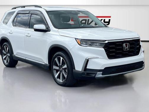 Platinum White Pearl 2025 Honda Pilot Touring 8-Passenger