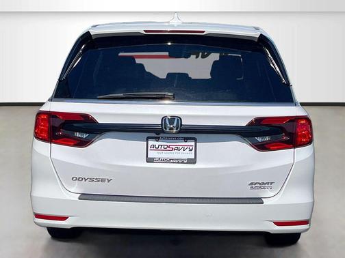 Platinum White Pearl 2024 Honda Odyssey Sport