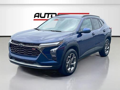 Blue Glow Metallic 2024 Chevrolet Trax LT
