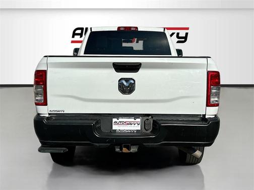 2022 RAM 2500 Tradesman Crew Cab 4x2 8' Box