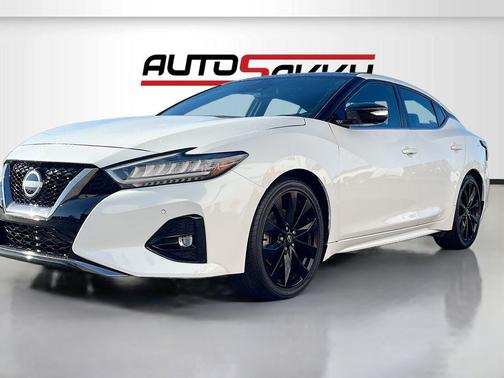 Pearl White Tricoat 2022 Nissan Maxima SR Xtronic CVT