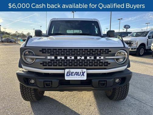 Oxford White 2025 Ford Bronco Badlands