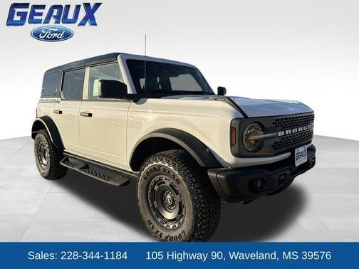 Oxford White 2025 Ford Bronco Badlands