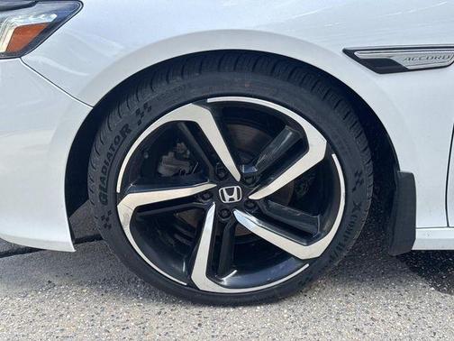 Platinum White Pearl 2019 Honda Accord Sport 2.0T