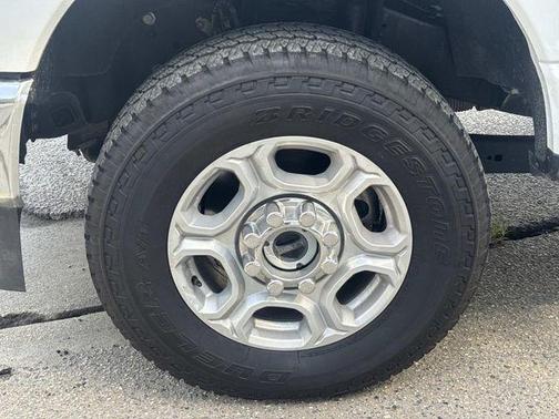 Oxford White 2024 Ford F-250 XLT