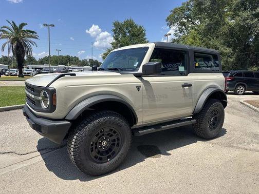Desert Sand 2026 Ford Bronco Base