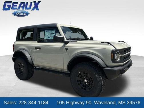 Desert Sand 2026 Ford Bronco Base