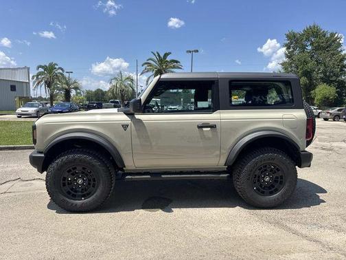 Desert Sand 2026 Ford Bronco Base