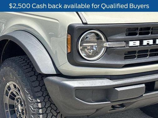 Desert Sand 2026 Ford Bronco Base