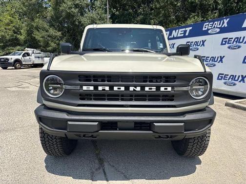 Desert Sand 2026 Ford Bronco Base