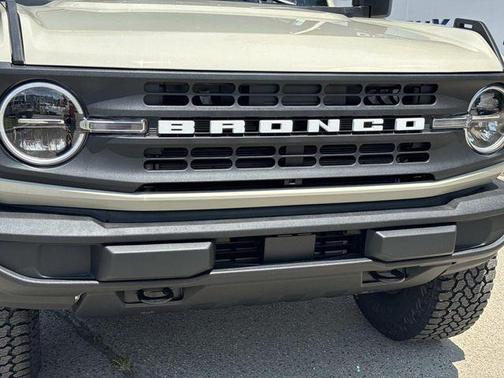 Desert Sand 2026 Ford Bronco Base